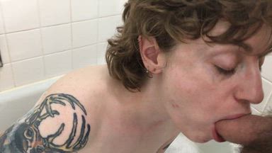 boner appétit — Bathtub Blowjob & huge facial!