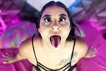 SEXY GIRL WANTS TO MEET NEW PEOPLE