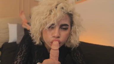 LOOK HOW DEEP IT GETS, TRY MY THROAT WITH THAT BIG