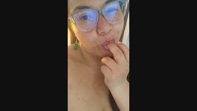 Sucking my fingers for you💜