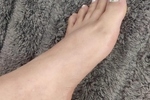 feet naked