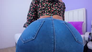 Shake my bigass in Jean 🍑