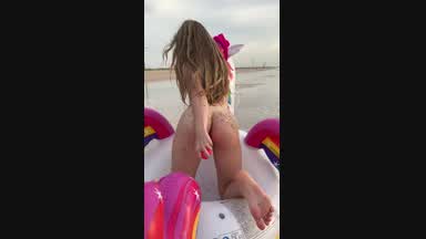 masturbate and squirt on the public beach