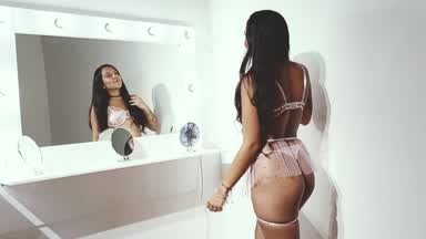 sweet girl 🍑