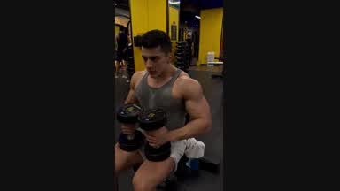 MUSCULAR