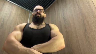 Pec bounce in slow motion