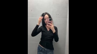 Just me , the mirror and little dance😄