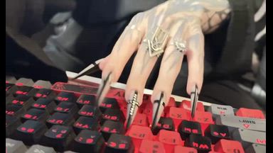 ASMR nail tapping