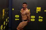 Big triceps whyt huge legs pump whyt veins