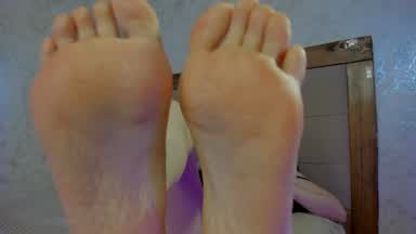 FEET TEASING