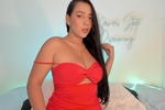 Look how the color red looks on me