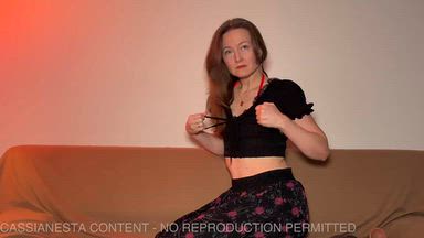 Nesta goes wild for her fan - King Cassian and Queen Nesta - Back live TONIGHT!!