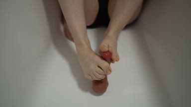 Seductive footjob