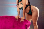 big legs - Nikki