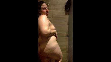 Would you like to see me bathe in a sexy way?