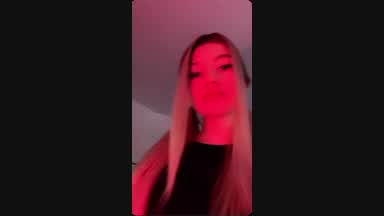😈