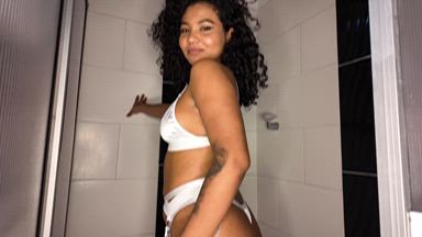 Imagine your milk falling all over my body🥵🥵