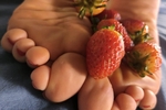 🦶🏻🍓🍫