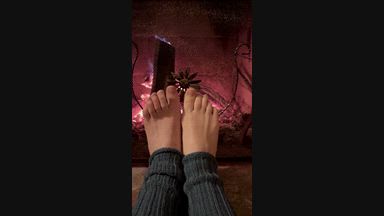 Feet Play