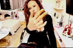 yello fingers :)