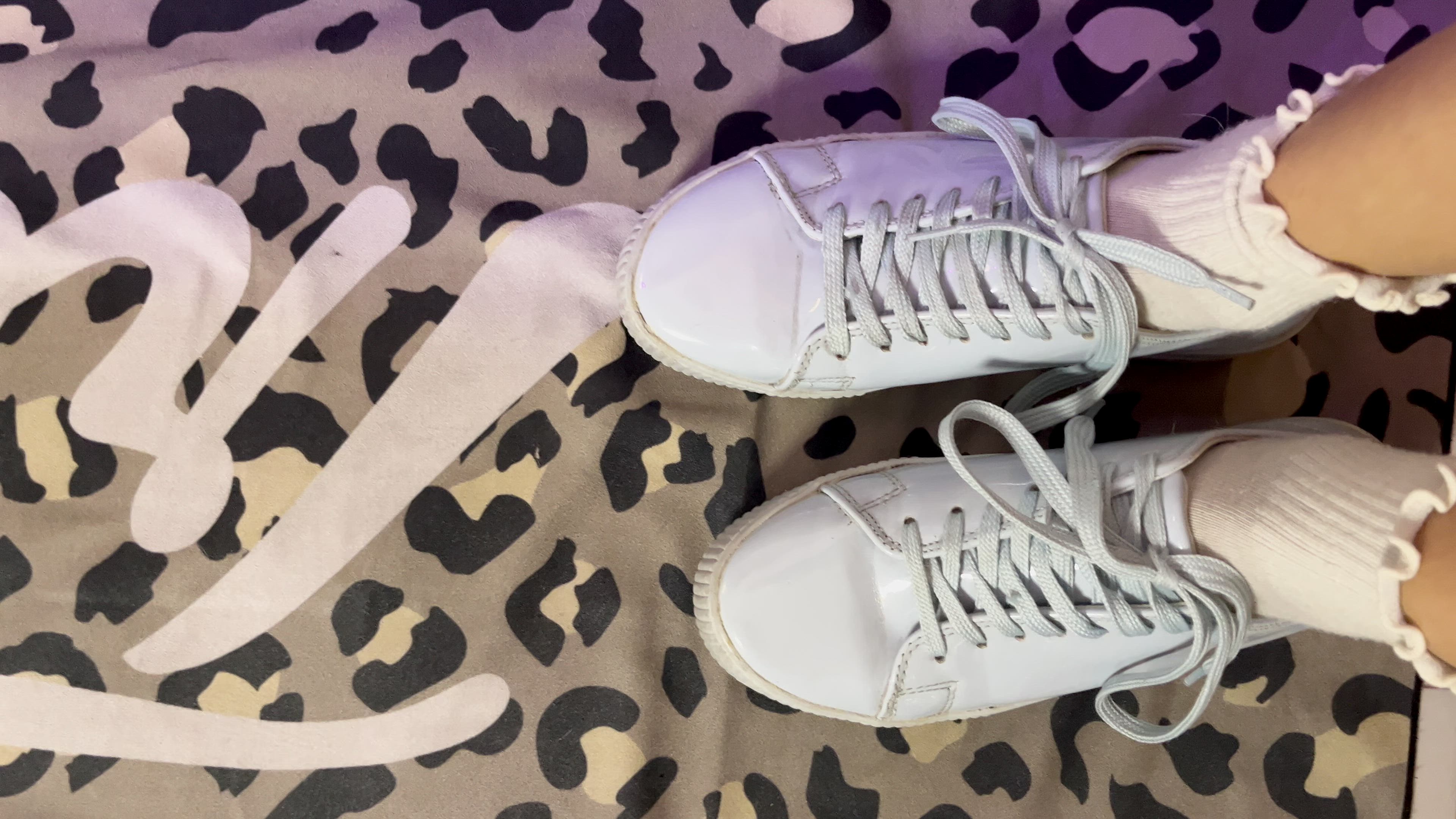 Take off my shoes and kiss my feet