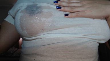 Bouncing wet tits