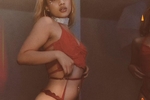 You like the color rojo 🍒💓
