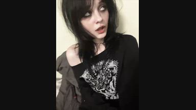^.^