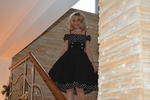 Choose a dress for a romantic dinner with you