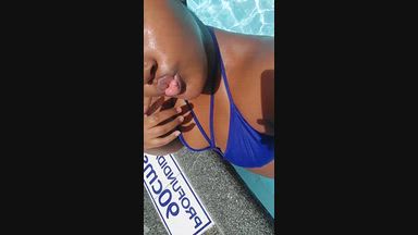 Making waves 🍑💦