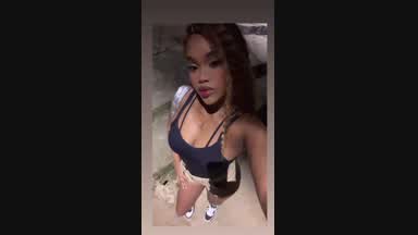 👑