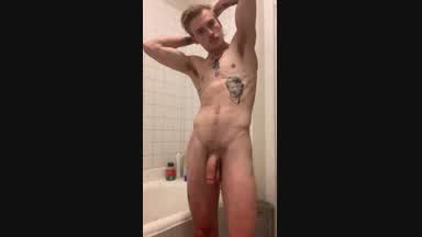 dirksaintcloud โ SHOWERED