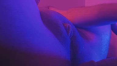 Stretching my pussy with a big squirting dildo