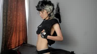 pinch nipples and flash tits ><