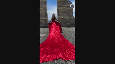 Red,beatiful and powerful 🖤
