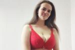 Wow, I look so good in lingerie!