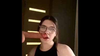 here I suck a sweet dildo 🍆