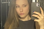 mirror selfie