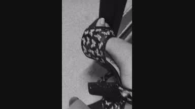 🦶👠