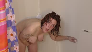 Pregnant Bath Orgasms