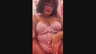 Watch me make myself orgasm ;)