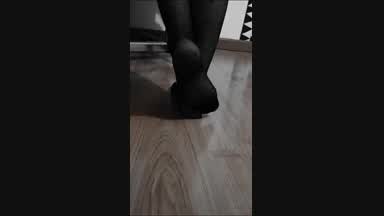 feet