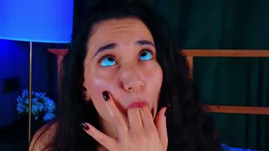 suck fingers =3