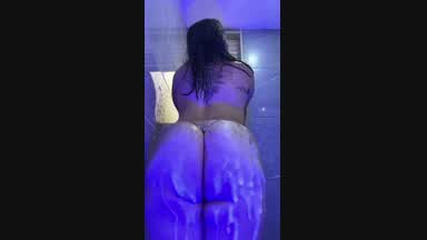 my ass bathed in foam