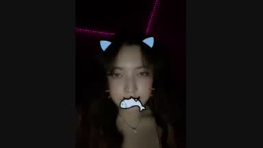 <3