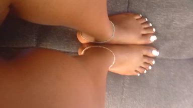 Pretty white toes