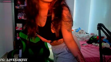 ASS SHAKING AND OILED