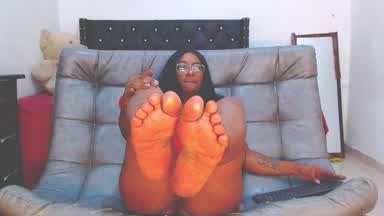 FEET HOT