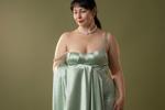 luxurious Lilu with a deep neckline
