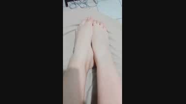 feet